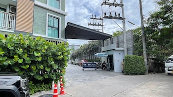 the title rawai aparthotel by hss