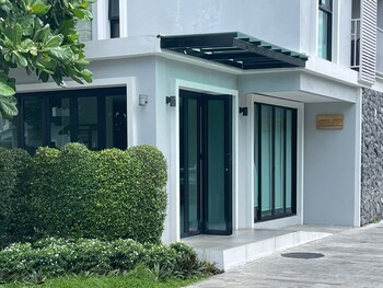 the title rawai aparthotel by hss