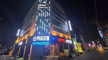 sky motel