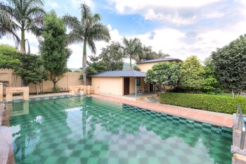 rambagh retreat stay with swimming pool