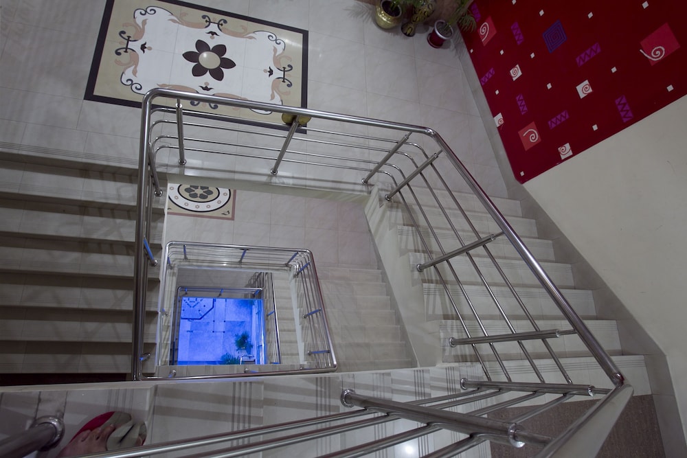 hotel metro international