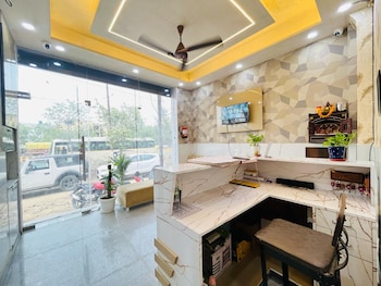 roomshala hotel home stay