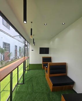 decorum apartments