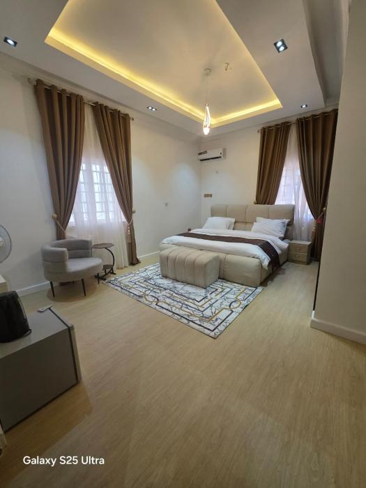 decorum apartments