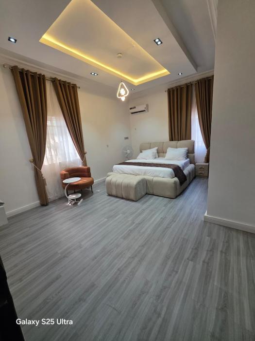 decorum apartments
