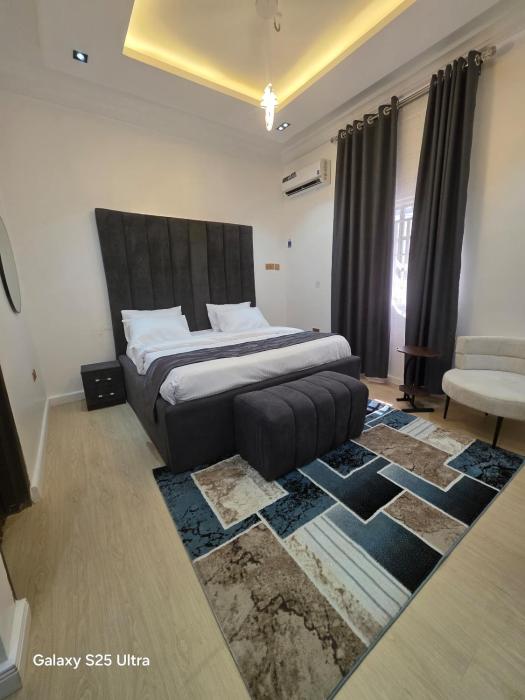 decorum apartments