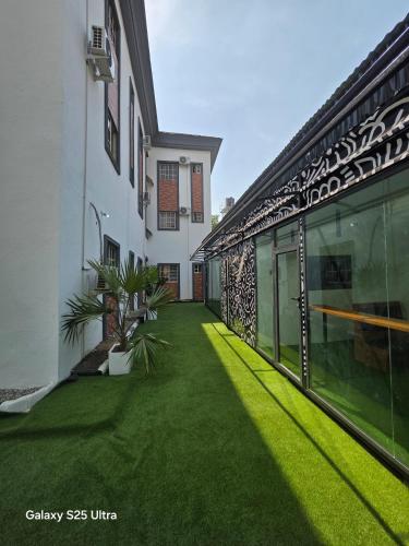 decorum apartments