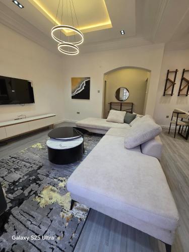decorum apartments