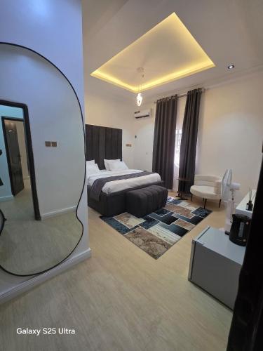 decorum apartments