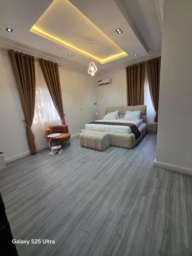 decorum apartments