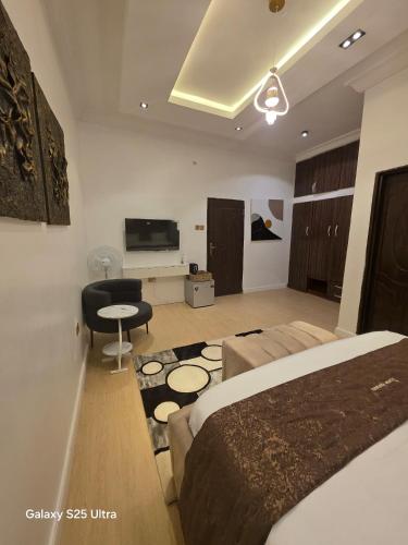 decorum apartments