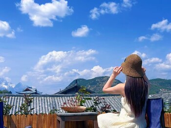 yiyuan snow mountain view historical naxi house