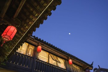 yiyuan snow mountain view historical naxi house