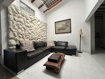 la villa the view