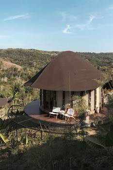 ketanu bamboo lodge sumba