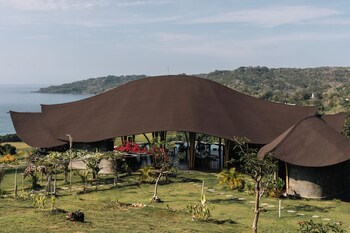 ketanu bamboo lodge sumba