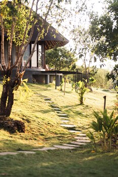 ketanu bamboo lodge sumba