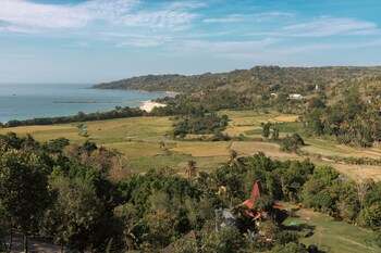 ketanu bamboo lodge sumba