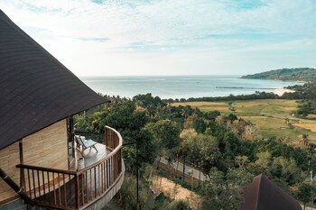ketanu bamboo lodge sumba