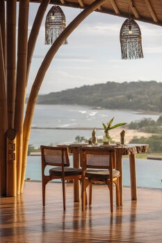 ketanu bamboo lodge sumba