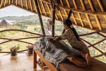 ketanu bamboo lodge sumba