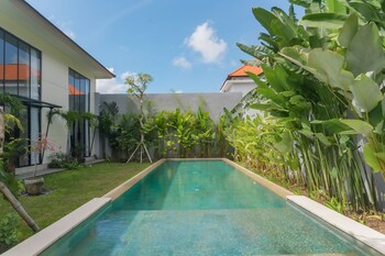 sunset loft seminyak bali
