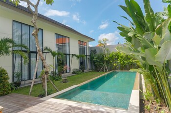 sunset loft seminyak bali