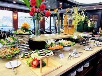 aqua luxury cruise
