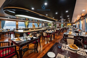 aqua luxury cruise