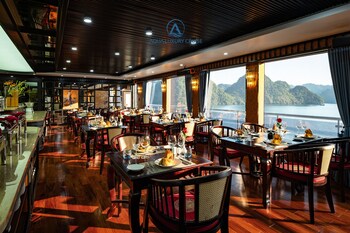 aqua luxury cruise