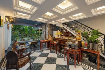 tam coc mountain sunset and garden hotel