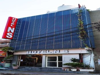 hotel ns near delhi airport
