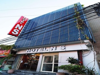 hotel ns near delhi airport