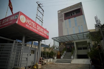 hotel devki inn