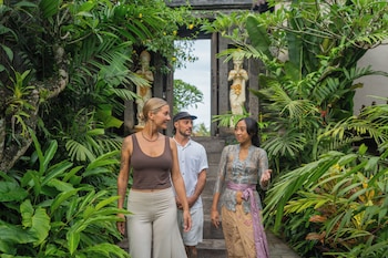 aksmi suites and villas