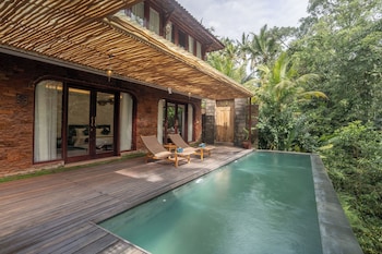 aksmi suites and villas