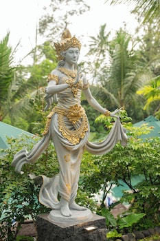 aksmi suites and villas