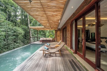 aksmi suites and villas