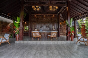 Aksmi Suites & Villas,,5 star
