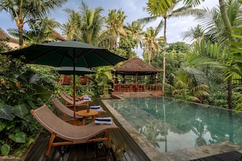 aksmi suites and villas