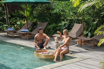 aksmi suites and villas