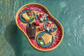 aksmi suites and villas
