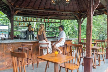 aksmi suites and villas