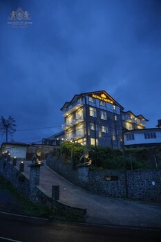 King Castle Lake Front By Laksam,,3 star