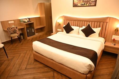 the regal crown by ritya hotels