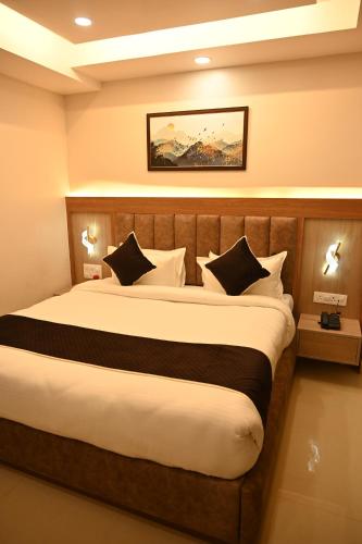the regal crown by ritya hotels