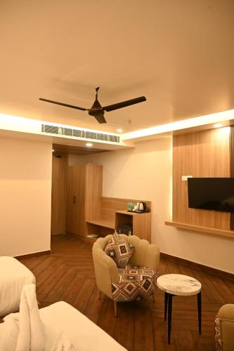 the regal crown by ritya hotels