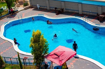 Tek Country Gardens Buwama,,3 star