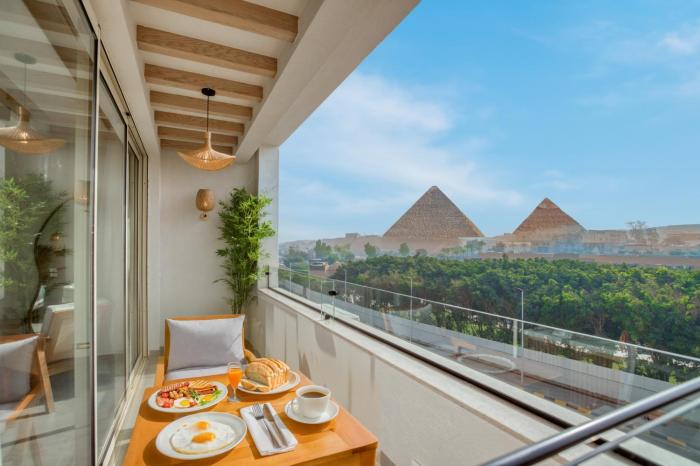 one gate pyramids view inn