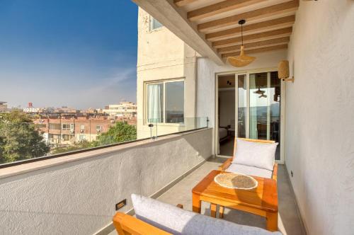 one gate pyramids view inn